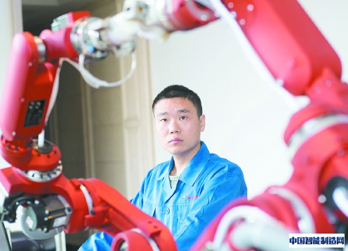 机器人+”推进制造业智能升级 提升智能制造水平